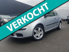 Volkswagen Golf - 1.6 Trendline