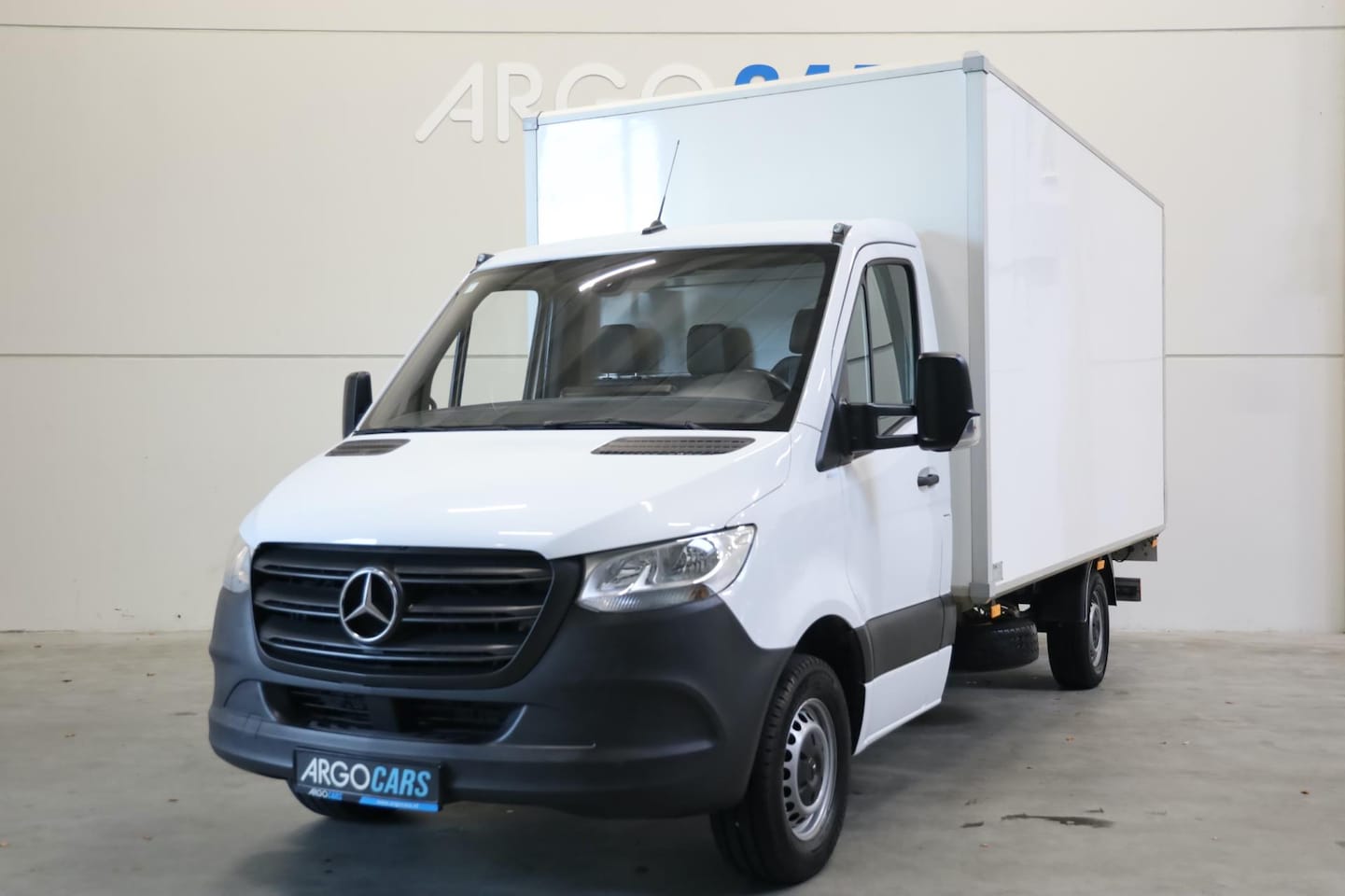 Mercedes-Benz Sprinter - 314 CDI BAKWAGEN LAADPLEP ZIJDEUR CLIMA / AIRCO MBUX MEUBELBAK DHOLLANDIA LEASE v/a 188,- - AutoWereld.nl