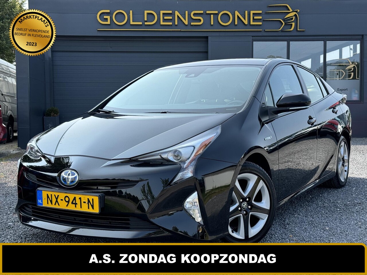 Toyota Prius - 1.8 Dynamic 2e Eigenaar,Navi,Clima,Cruise,Camera,Trekhaak,Elek Ramen,N.A.P,APK Tot 02-2026 - AutoWereld.nl