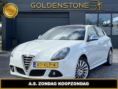 Alfa Romeo Giulietta - 1.4 T Distinctive Navi, Pano, Clima, Cruise, PDC, N.A.P, Nieuwe APK bij Aflevering