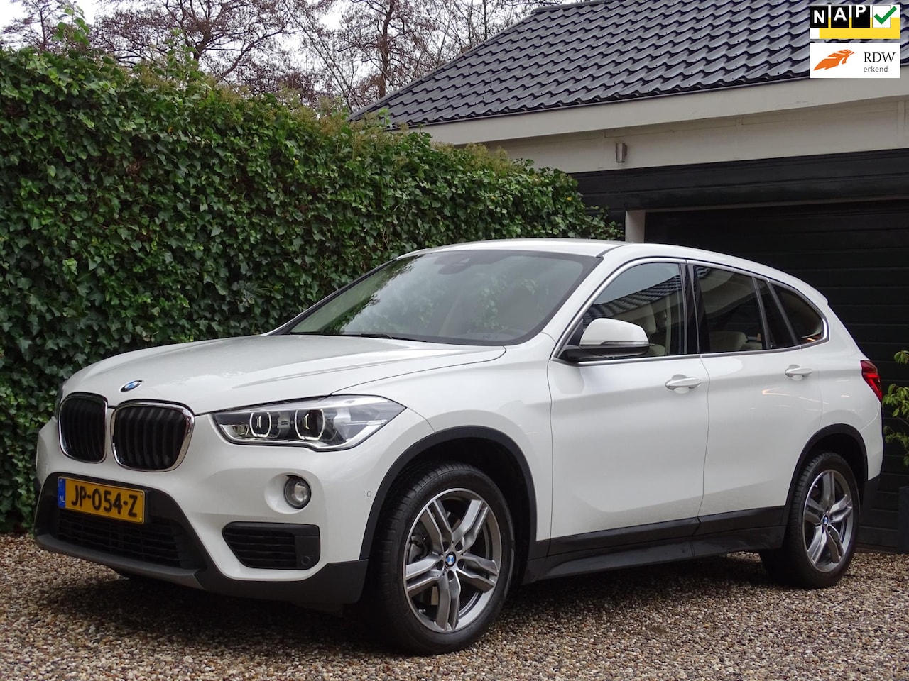 BMW X1 - SDrive20i Centennial High Executive | 1e eigenaar | Dealeronderhouden - AutoWereld.nl