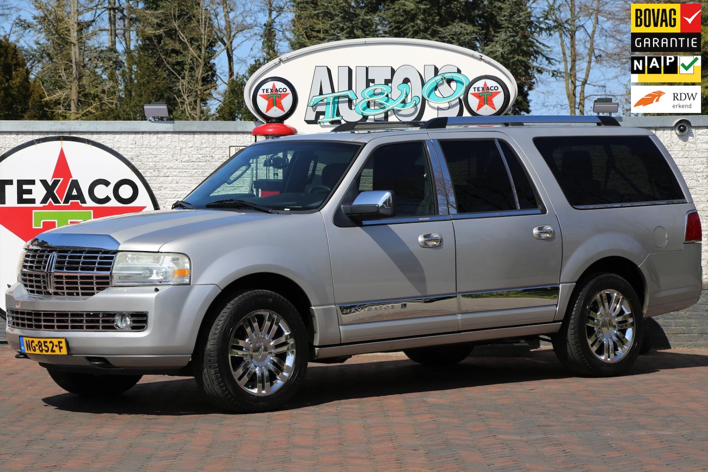 Lincoln Navigator - Lang V8 7/8 pers. King of the road! - AutoWereld.nl