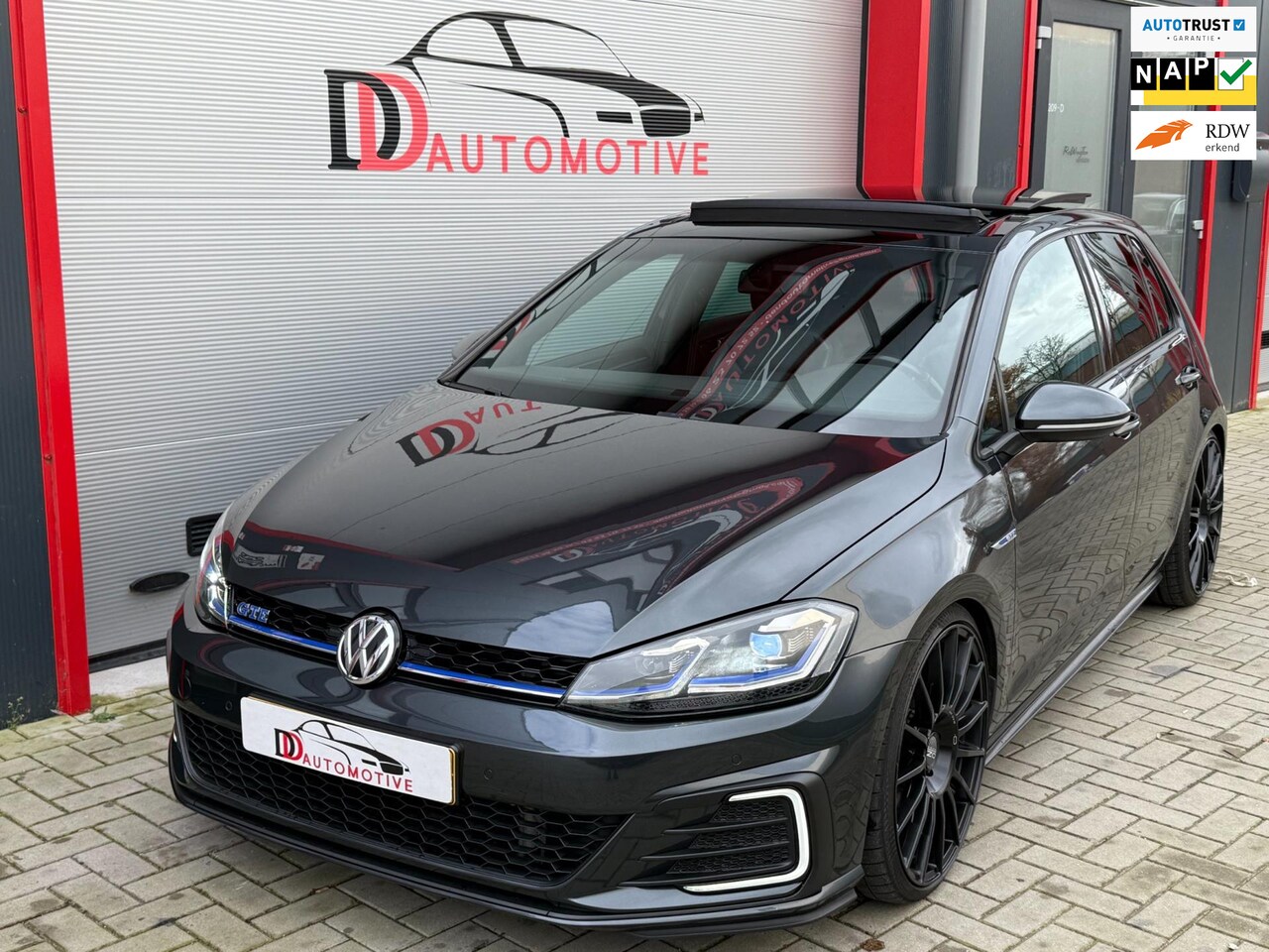 Volkswagen Golf - 1.4 TSI GTE/DSG/PANO/NAVI/LED/PDC/NAP/ORGNL/ - AutoWereld.nl