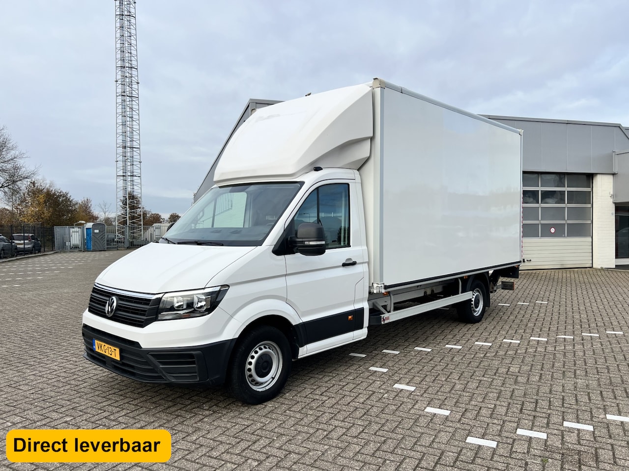 Volkswagen Crafter - 35 2.0 TDI L4 Airco Cruisecontr. Bakwagen + Laadklep - AutoWereld.nl