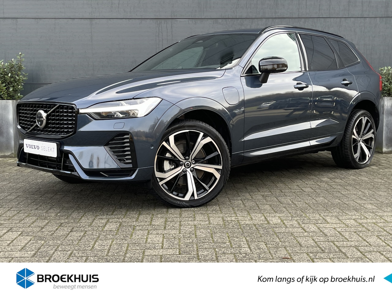 Volvo XC60 - 2.0 Recharge T8 AWD Ultimate Dark | Luchtvering | Bowers&Wilkins | HUD | Trekhaak | - AutoWereld.nl