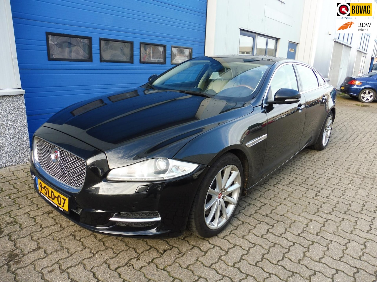 Jaguar XJ - 3.0 V6D Portfolio LWB 3.0 V6D Portfolio LWB - AutoWereld.nl