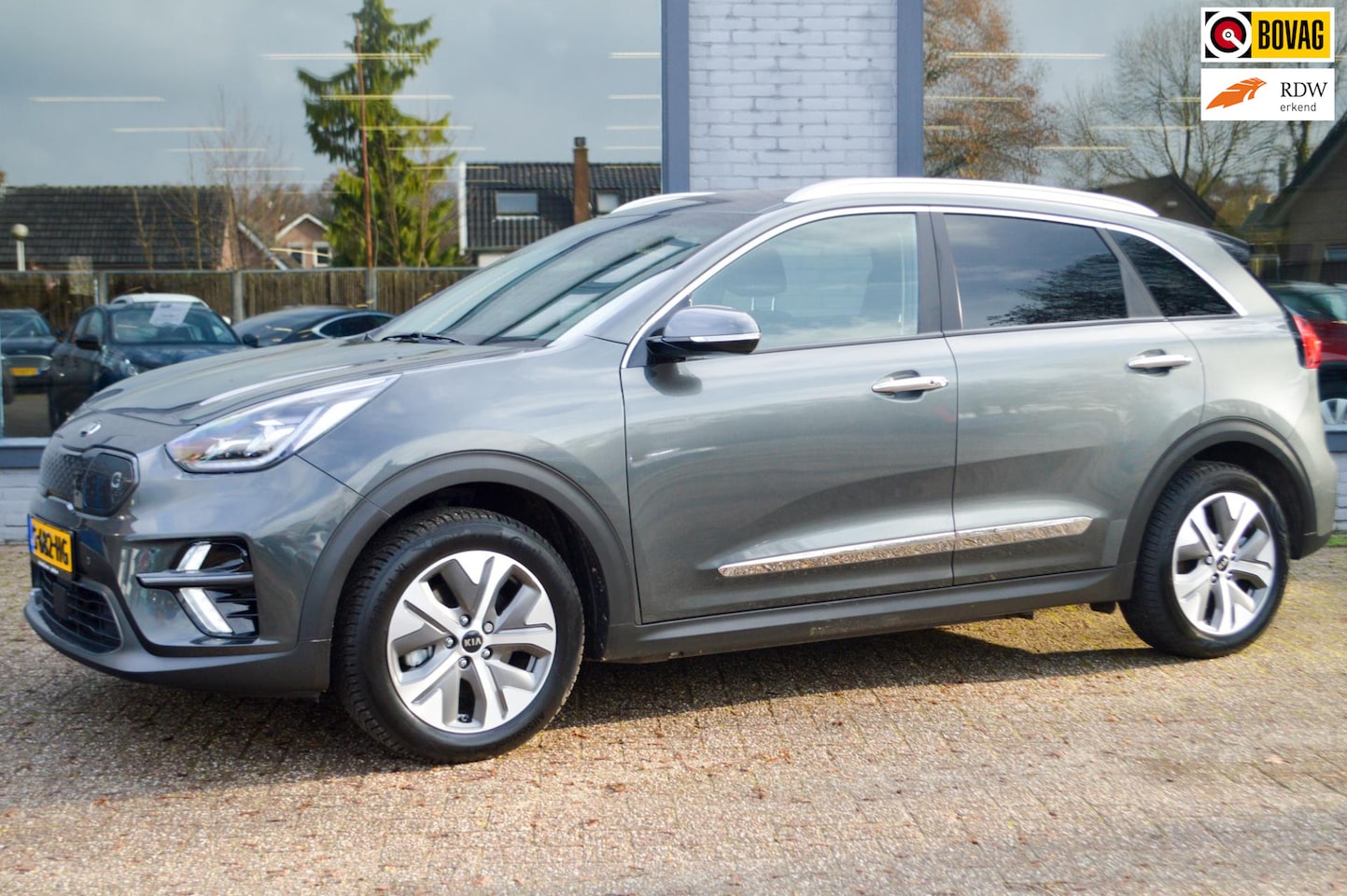 Kia e-Niro - DynamicLine 64 kWh | Half leder | stoel en stuur verwarming - AutoWereld.nl