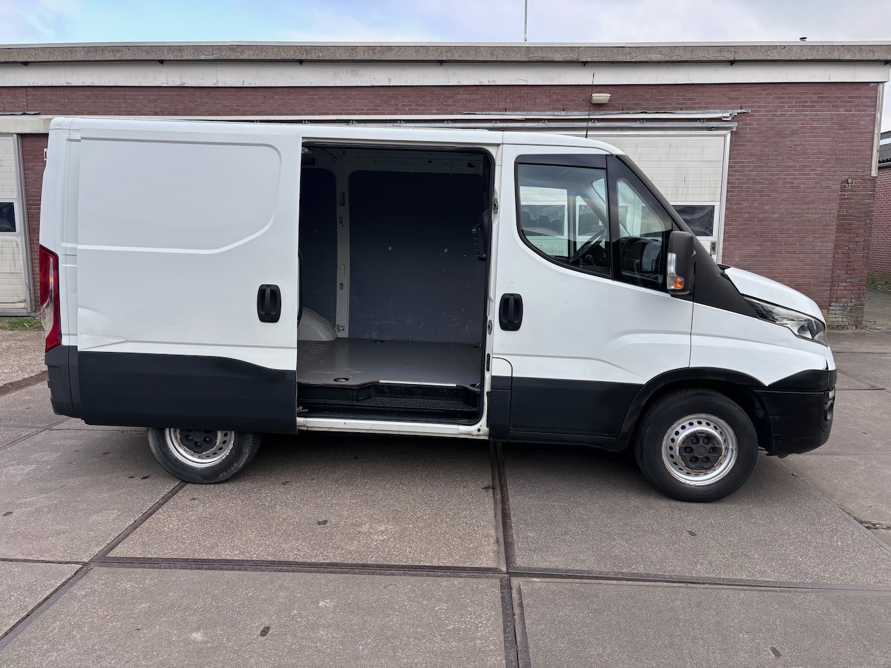 Iveco Daily - 35S12V 2.3 300 H1 L1H1 Euro 6 Trekhaak 3500 kg!