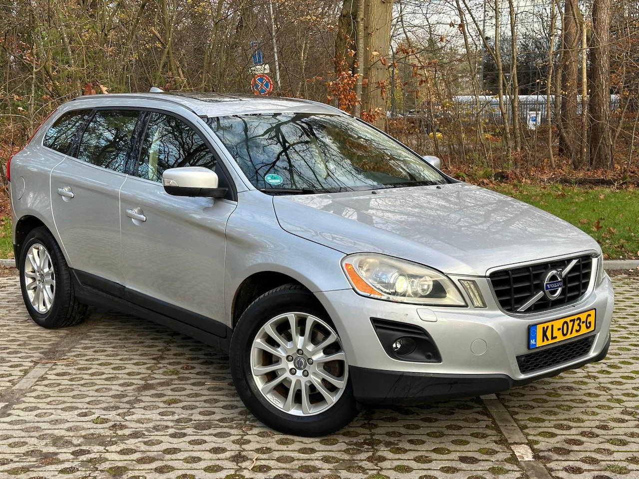 Volvo XC60 - 2.4 D5 AWD Summum Youngtimer - AutoWereld.nl