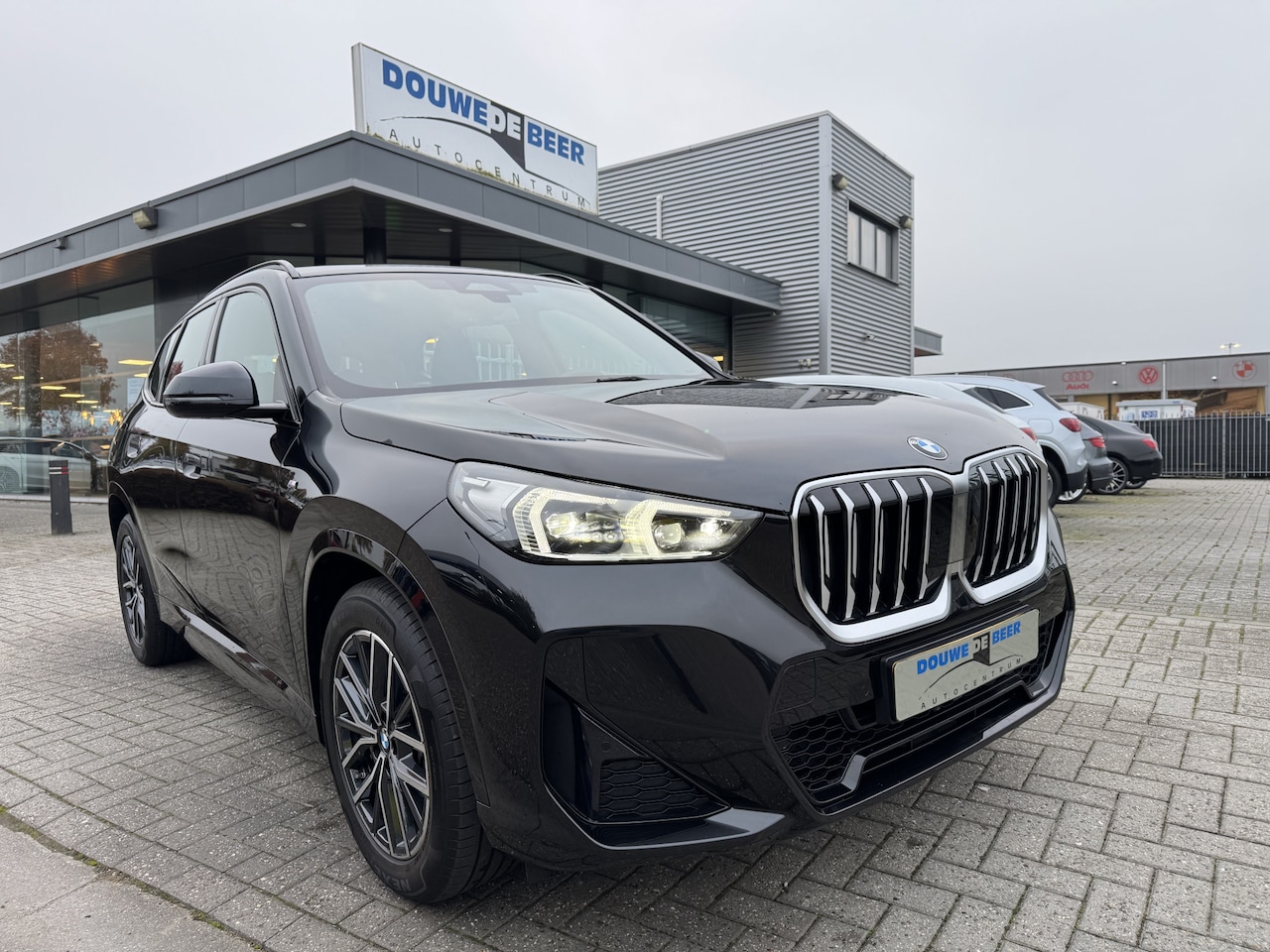 BMW X1 - sDrive18i M-sport Camera | Stoelverw. | Alarm | Premium pakket | Shadow line - AutoWereld.nl