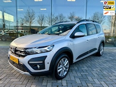 Dacia Jogger - 1.0 TCe 110pk Comfort CarPlay, Trekhaak, Nieuwstaat