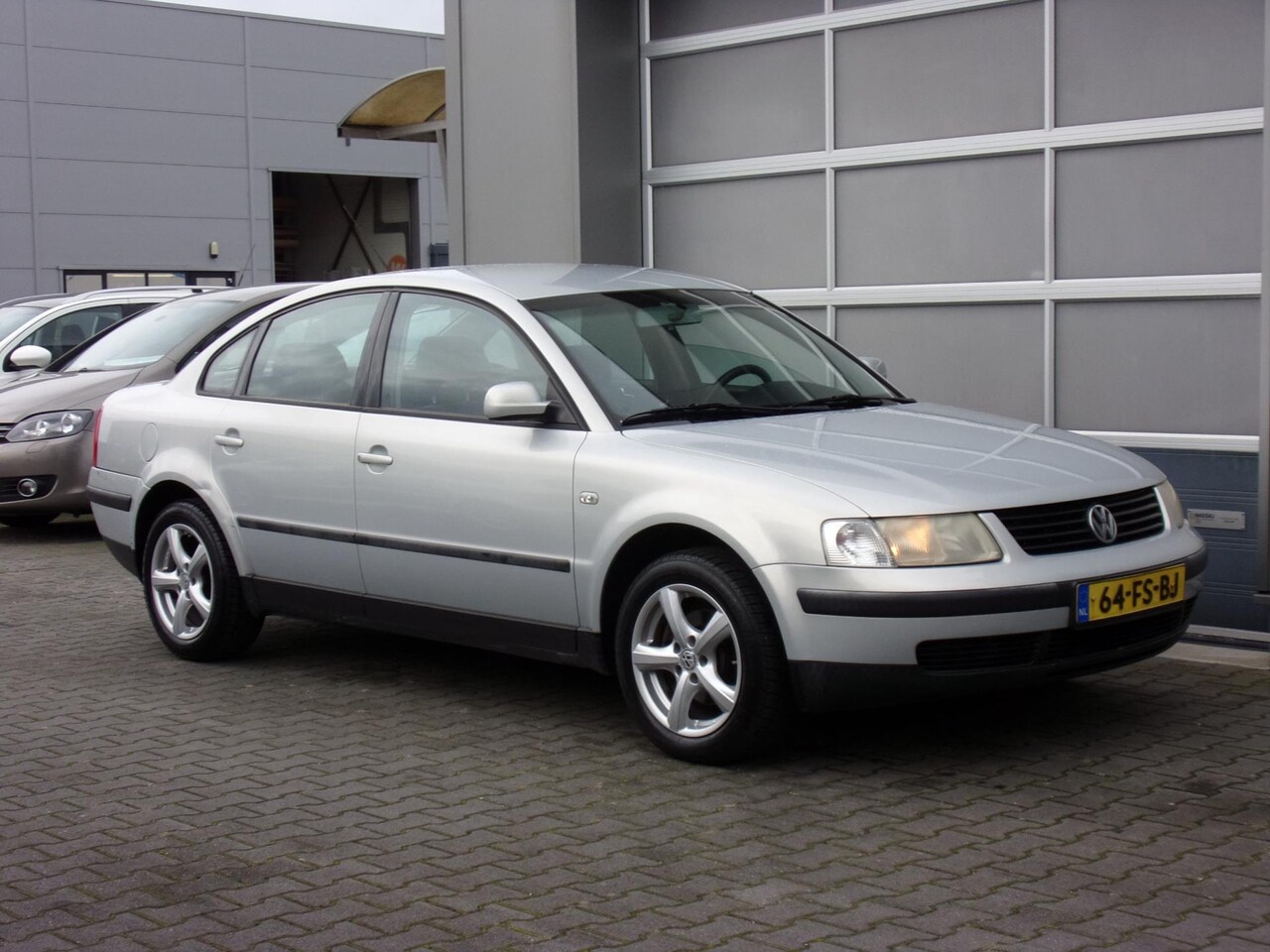 Volkswagen Passat - 1.8-5V Comfortline Clima/Cruise!! - AutoWereld.nl