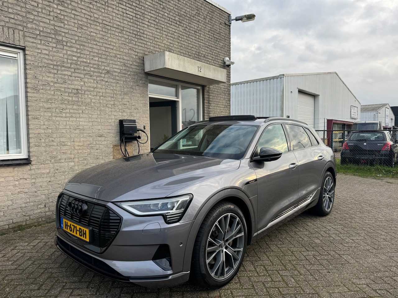 Audi e-tron - e-tron 50 quattro Launch edition plus E-tron 50 quattro Launch edition plus 71 kWh - AutoWereld.nl