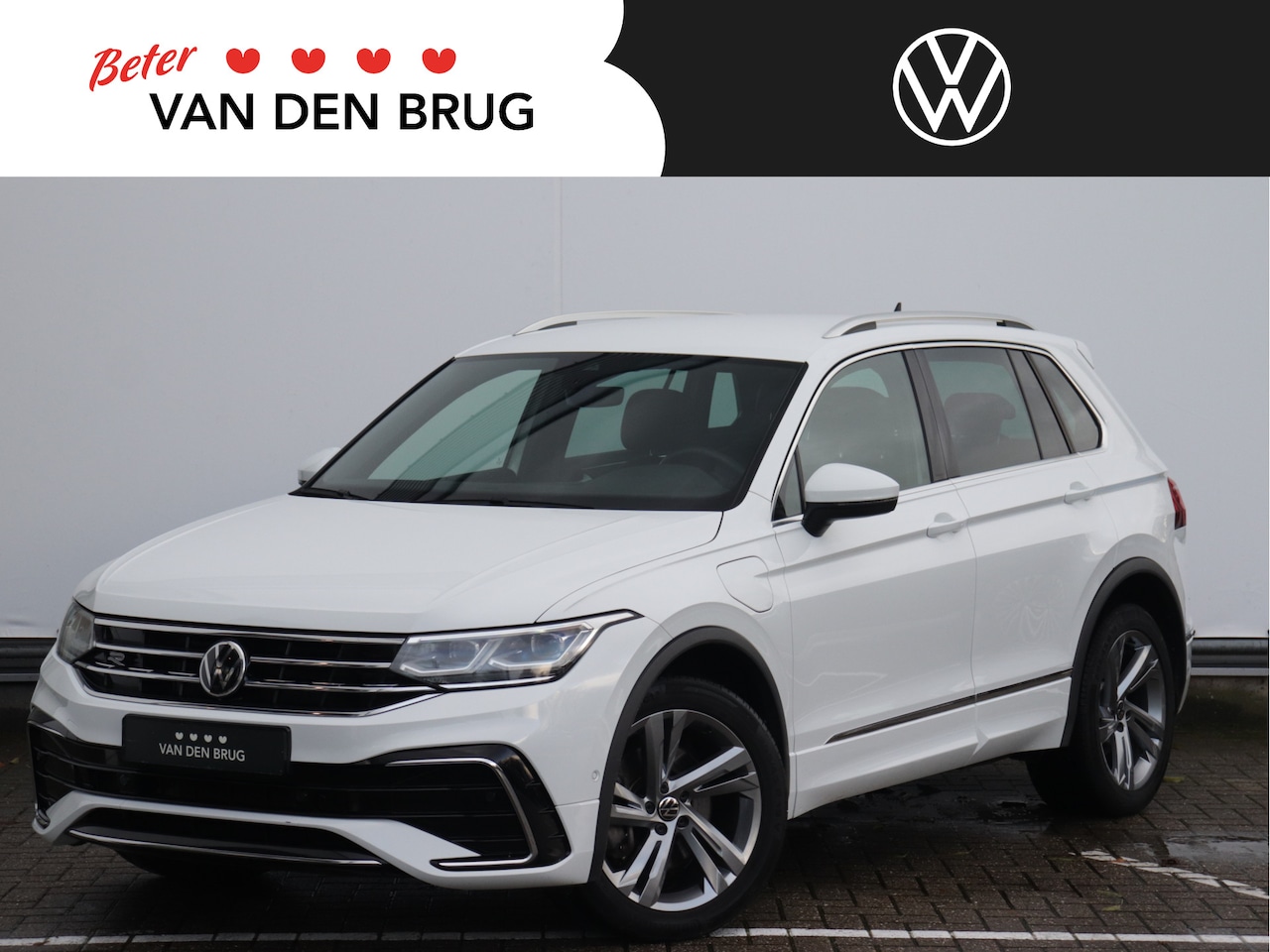 Volkswagen Tiguan - 1.4 TSI eHybrid R-Line Business+ 245pk | Trekhaak | Keyless | Dodehoekdetectie | LED Matri - AutoWereld.nl