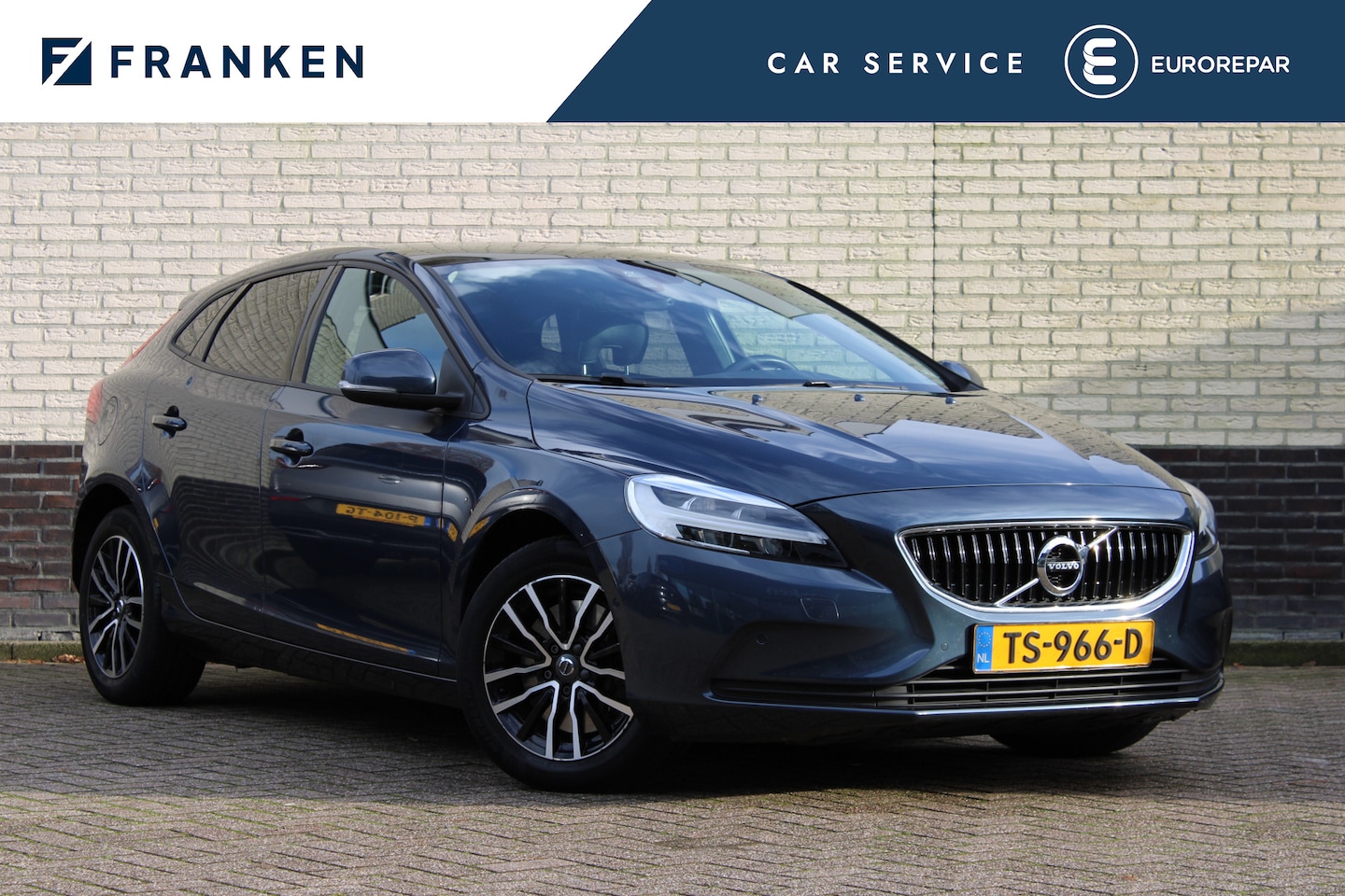 Volvo V40 - 1.5 T2 Edition+ | Trekhaak | Panoramadak | Cruise control | Leder - AutoWereld.nl