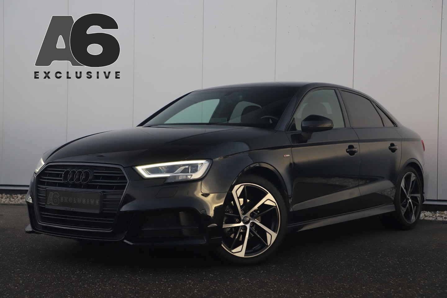 Audi A3 Limousine - 35 TFSI CoD Sport S Line Edition 150PK Automaat Virtual Black Optic Trekhaak Keyless 18 in - AutoWereld.nl