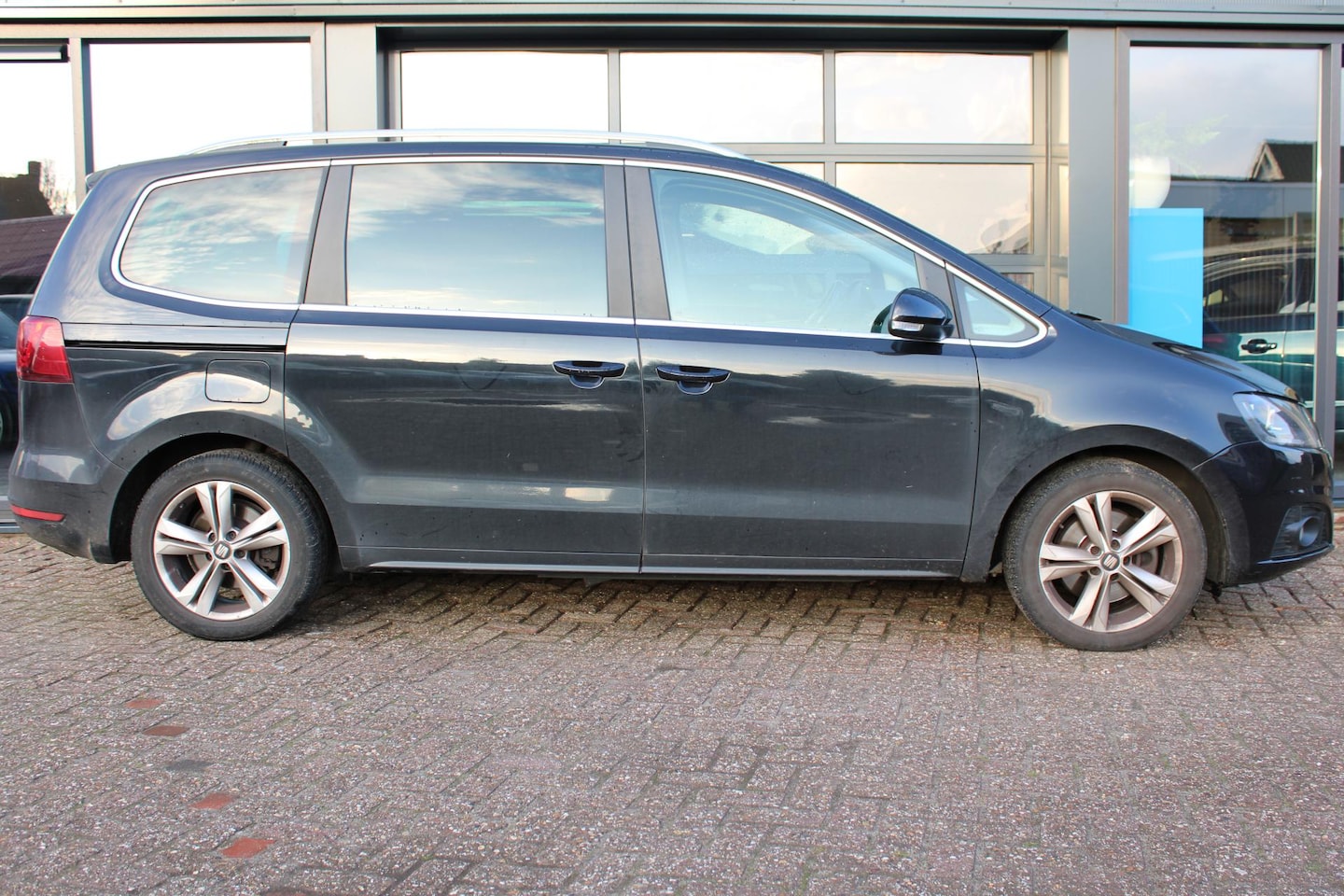 Seat Alhambra - 2.0 TDI Style Connect | 17'LMV | PDC | CAMERA | TREKHAAK | CLIMA | CRUISE | 7PERS | - AutoWereld.nl