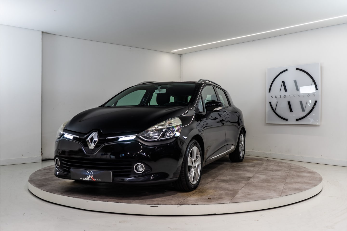 Renault Clio Estate - 1.5 dCi ECO Dynamique NL AUTO+NAP 90PK | PDC | Airco | Navi | Bluetooth - AutoWereld.nl