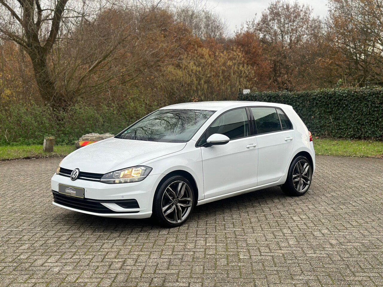 Volkswagen Golf - 1.0 TSI PDC I DRS I NEW MODEL I BLUETOOTH I NIEUWE APK - AutoWereld.nl