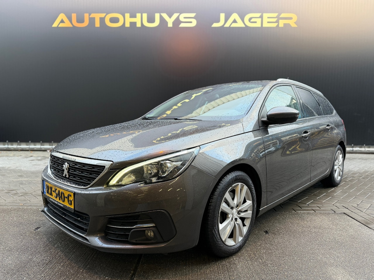 Peugeot 308 SW - 1.2 PureTech Blue Lease Executive 1.2 PureTech Blue Lease Executive - AutoWereld.nl