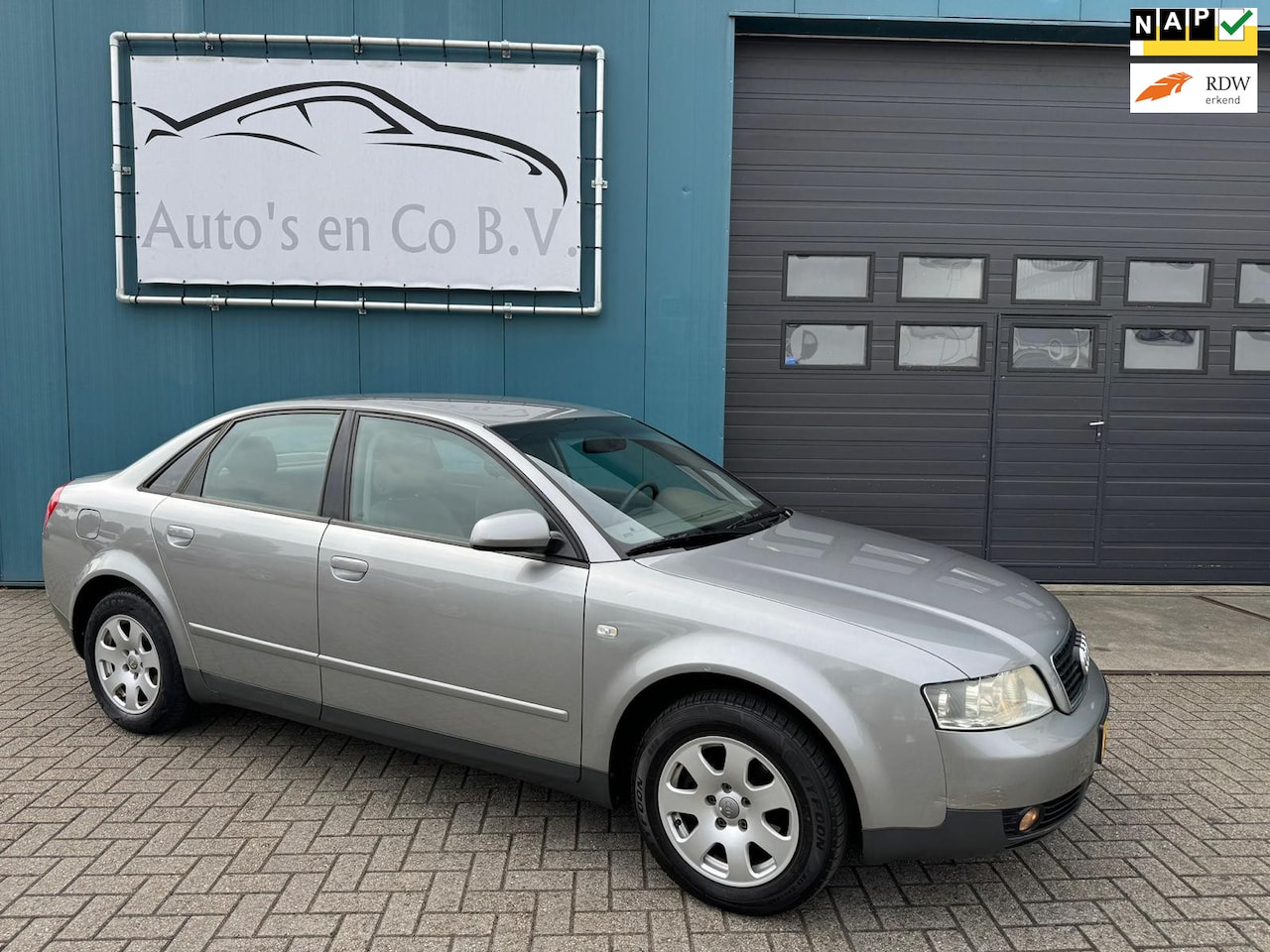 Audi A4 Limousine - 2.0 Automaat Clima Lm velgen Youngtimer Nap - AutoWereld.nl