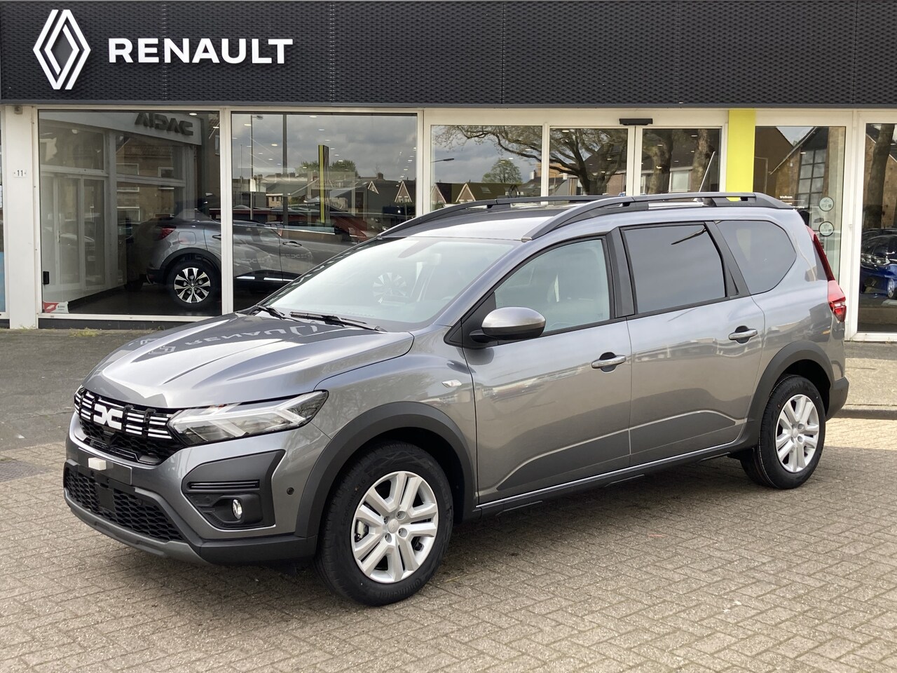 Dacia Jogger - 1.0 TCe 110 Expression 7p. -Demo /  Pack Assist / Pack Easy/ Media Nav - AutoWereld.nl