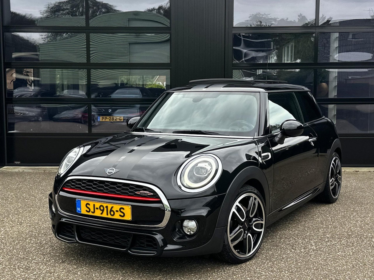 MINI Cooper - MINI 1.5 Aut. John Cooper Works Package JCW - AutoWereld.nl