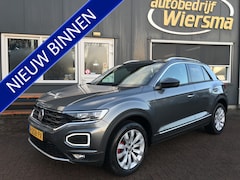 Volkswagen T-Roc - 1.5 TSI Sport panorama dak camera Full Led Sport interieur