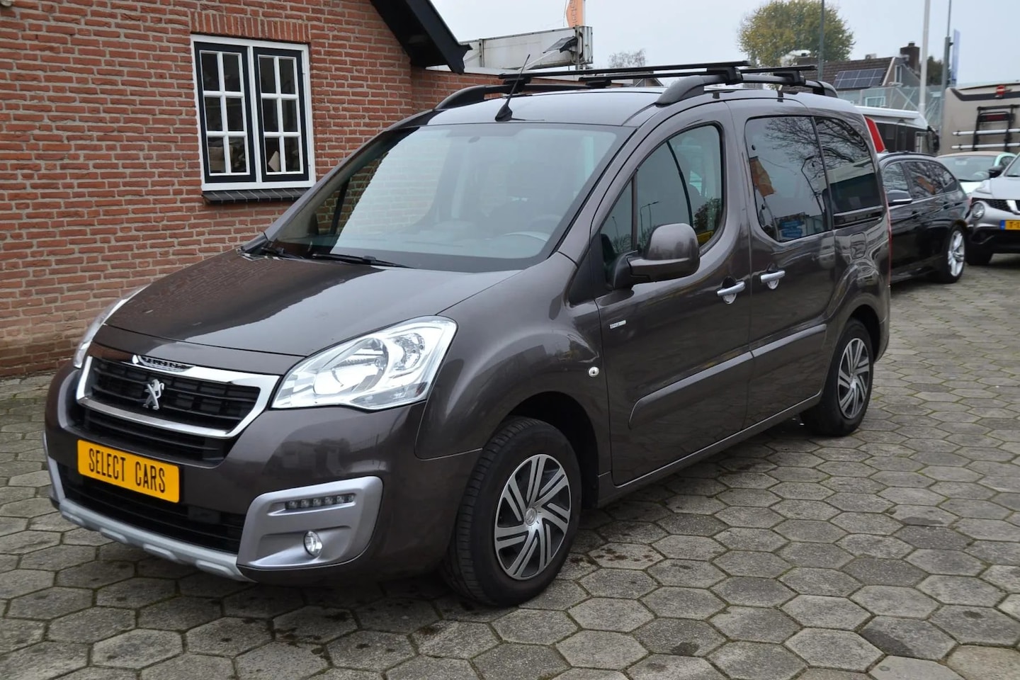 Peugeot Partner Tepee - 1.2 PureTech Allure 1.2 PureTech Allure - AutoWereld.nl