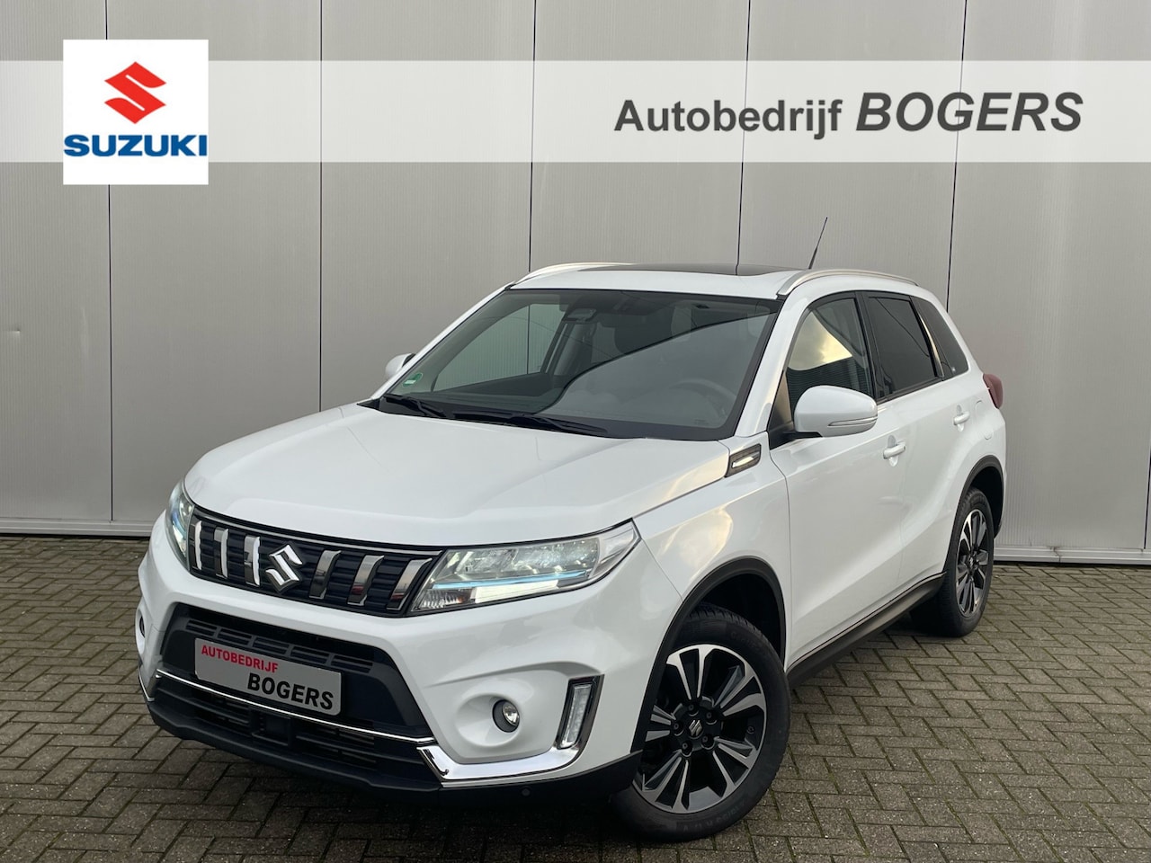 Suzuki Vitara - 1.4 Boosterjet Style Smart Hybrid AllGrip Automaat Navigatie, Schuifdak, Adaptive Cruise C - AutoWereld.nl