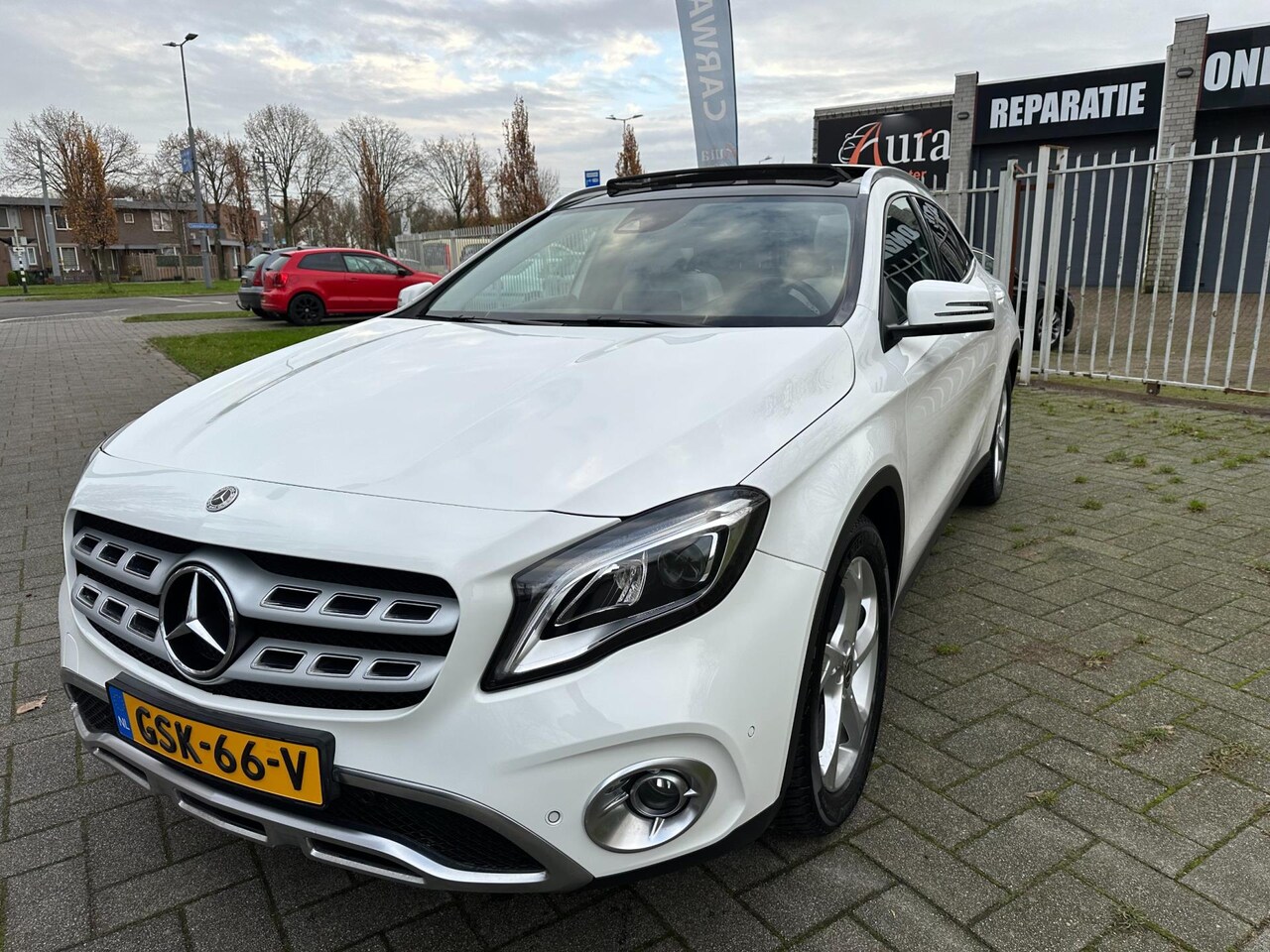 Mercedes-Benz GLA-Klasse - 180 Premium 180 Premium - AutoWereld.nl