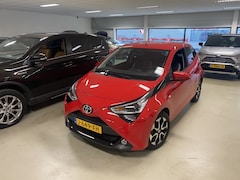 Toyota Aygo - 1.0 VVT-i X-JOY NL Auto Clima Apple Android Camera 15"LM Licht S