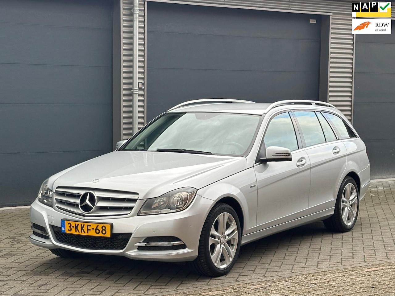 Mercedes-Benz C-klasse Estate - 180 AUTOMAAT Business Class Avantgarde, electrisch bedienbare trekhaak, dealer onderhouden - AutoWereld.nl