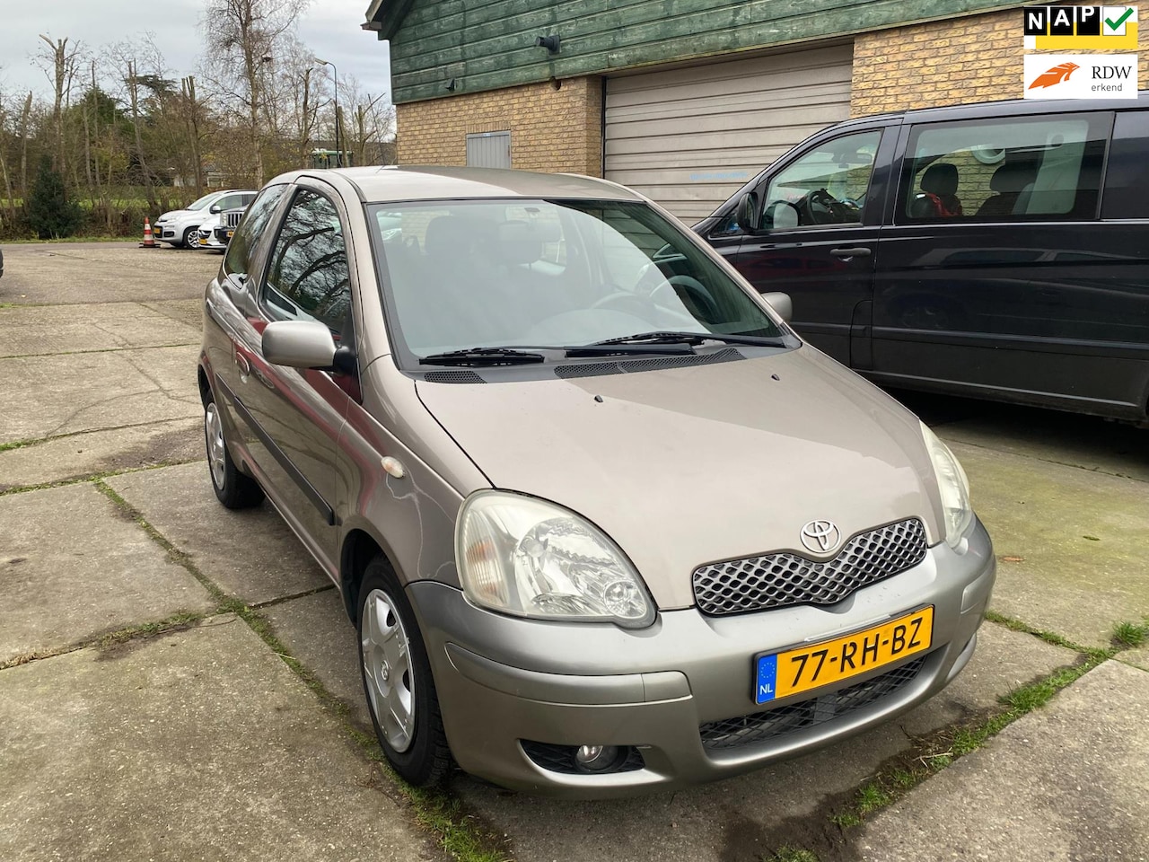 Toyota Yaris - 1.3 VVT-i met airco, keurige Dealerauto met NAP - AutoWereld.nl