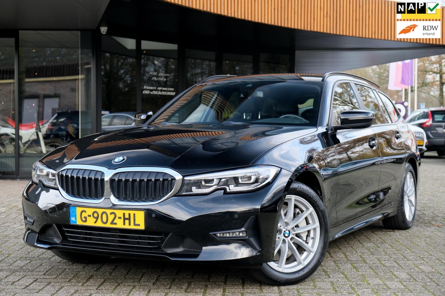 BMW 3-serie Touring - 330i Introduction High Executive Edition/Sportstoelen/Leder/Carplay/ - AutoWereld.nl