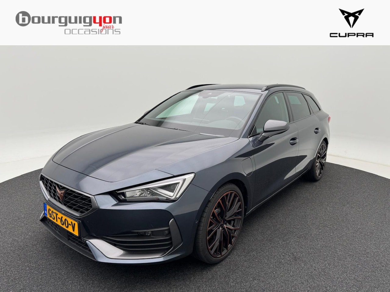 CUPRA Leon Sportstourer - 1.4 e-Hybrid VZ 245 Pk Automaat | Carplay | Stoel Verw. | ELek. Achterklep | Camera | LED - AutoWereld.nl