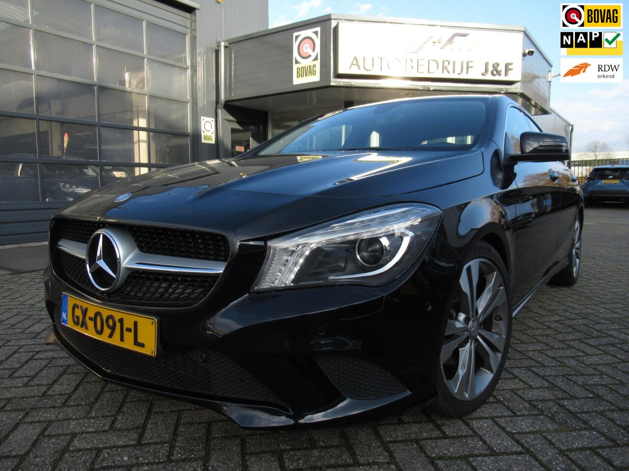 Mercedes-Benz CLA-Klasse - 180 Ambition / AUTOMAAT / PDC 2x / NAV - AutoWereld.nl