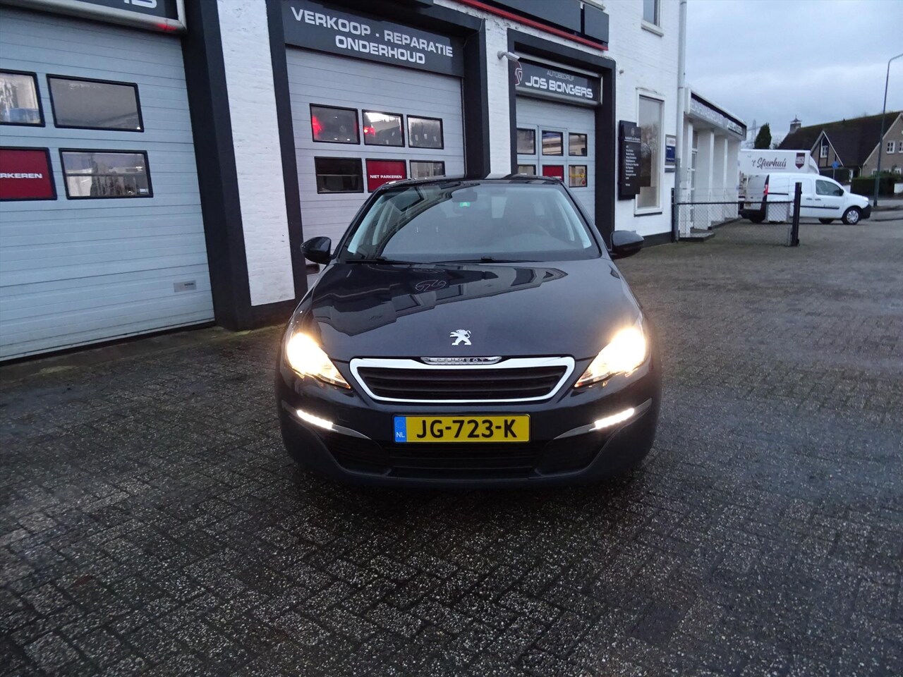 Peugeot 308 SW - 1.2 PureTech Active 130pk S&S - AutoWereld.nl