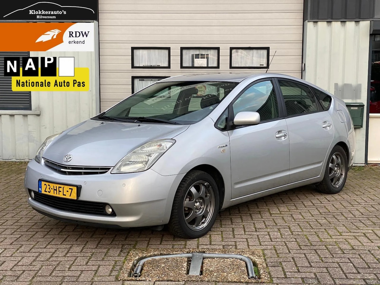 Toyota Prius - 1.5 VVT-i Business Edition JBL | Leder | Cruise | Stoelverw. - AutoWereld.nl