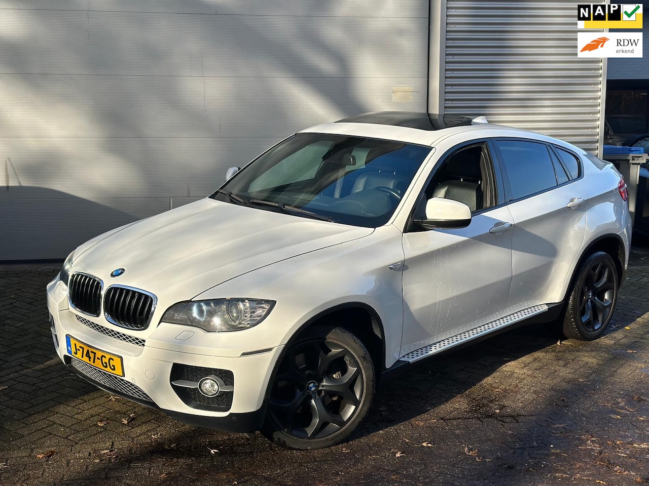 BMW X6 - XDrive35i High Executive / NAVI-MULTIEMEDIA / SCHUIFKANTELDAK / NETTE AUTO - AutoWereld.nl