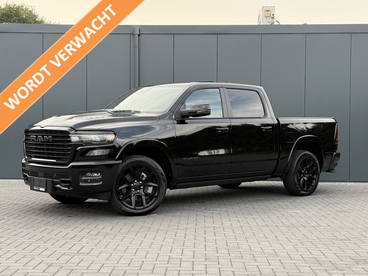 Dodge Ram 1500 - 3.0 420 PK LARAMIE PREMIUM / HURRICANE / 2025 MODEL / NIGHT EDITION / LUCHTVERING / PANO / - AutoWereld.nl