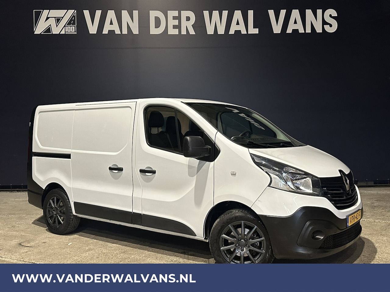 Renault Trafic - 1.6 dCi L1H1 Sport Spoiler Euro6 Airco | Navigatie | Lichtmetalen velgen Keyless start, bi - AutoWereld.nl