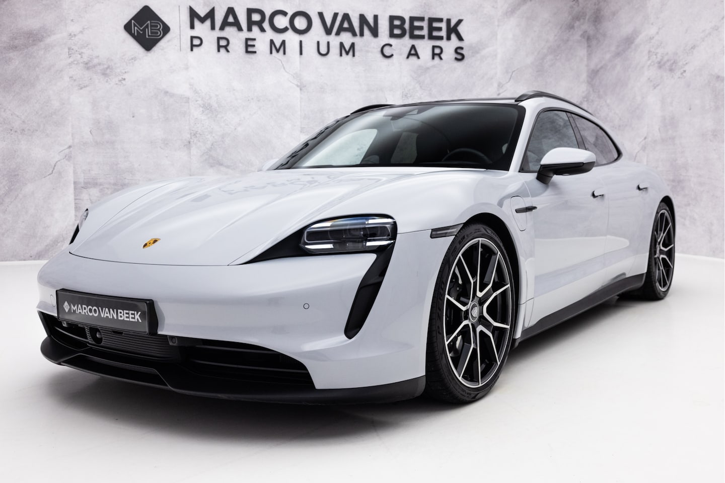 Porsche Taycan Sport Turismo - 93 kWh Performance Accu | Pano | InnoDrive | Comfortstoel | 21" - AutoWereld.nl