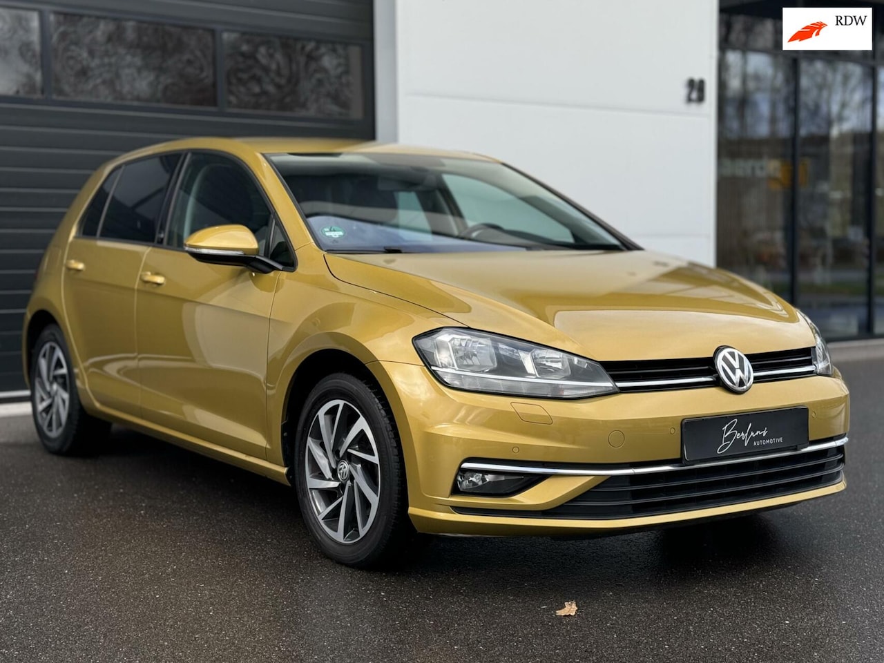 Volkswagen Golf - 1.4 TSI Sound Standkachel | Carplay | PDC - AutoWereld.nl