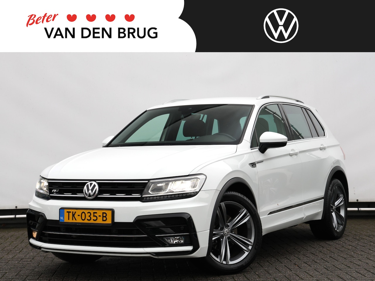 Volkswagen Tiguan - 1.4 TSI Highline 125pk R-Line | LED | Navigatie | Trekhaak | Digitaal dashboard - AutoWereld.nl