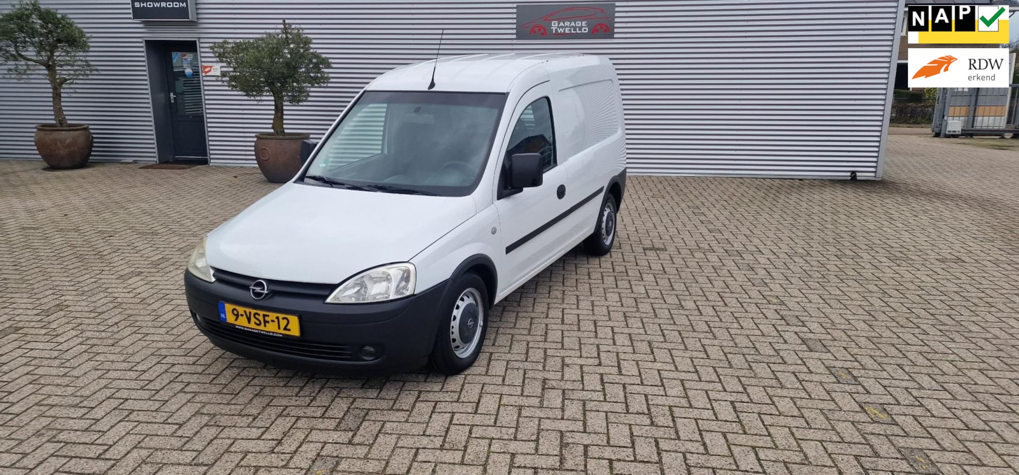 Opel Combo - 1.3 CDTi 1.3 CDTi,airco,cv vergrendeling,cd radio,boekjes aanwezig,in top staat zie fotos. - AutoWereld.nl