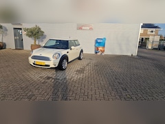 MINI One - Lm velgen, elektrische ramen, cv vergrendeling BMW dealer onderhouden, boekjes aanwezig,