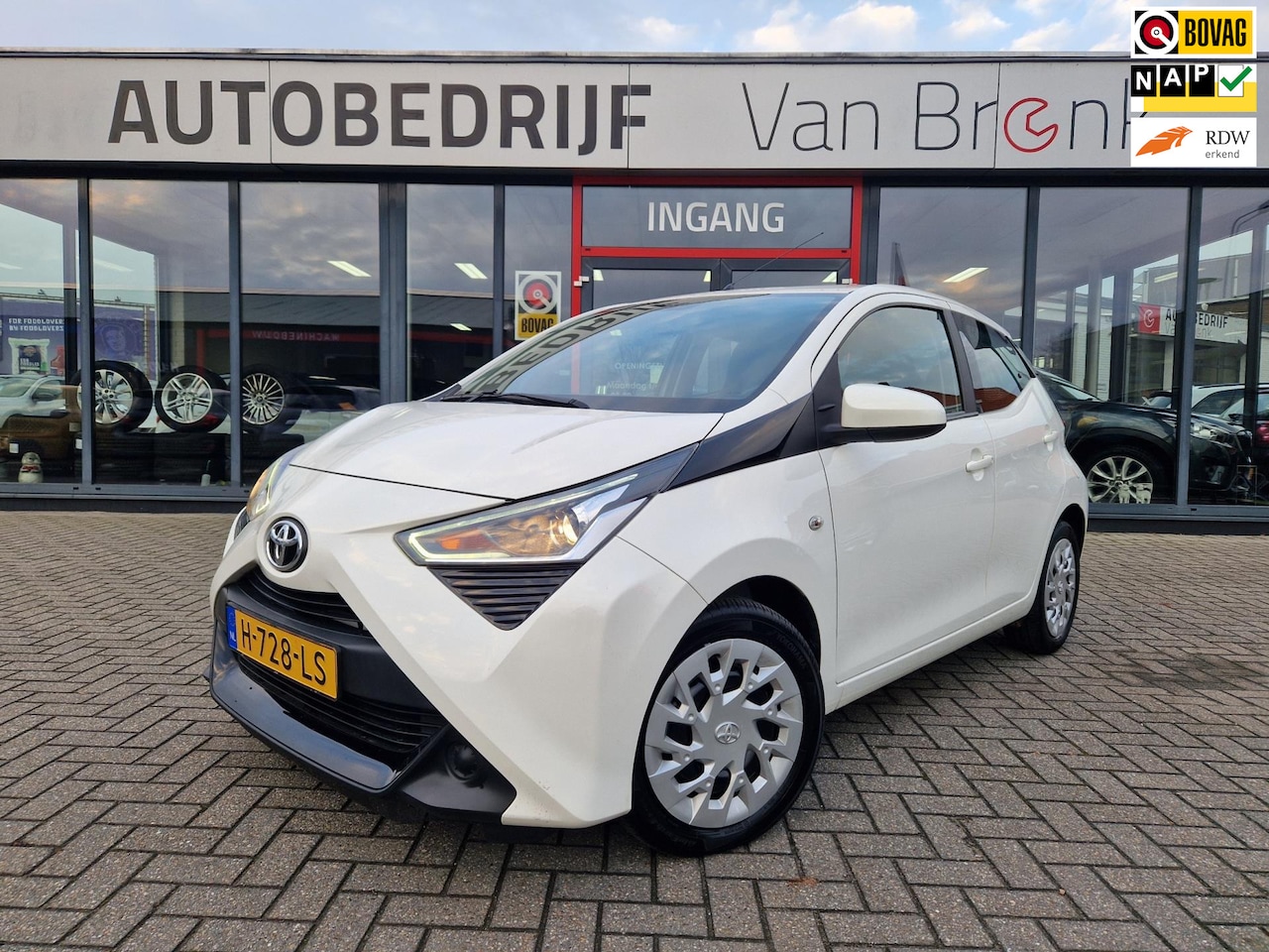 Toyota Aygo - 1.0 VVT-i x-play | Eerste eigenaar | Camera | Carplay - AutoWereld.nl