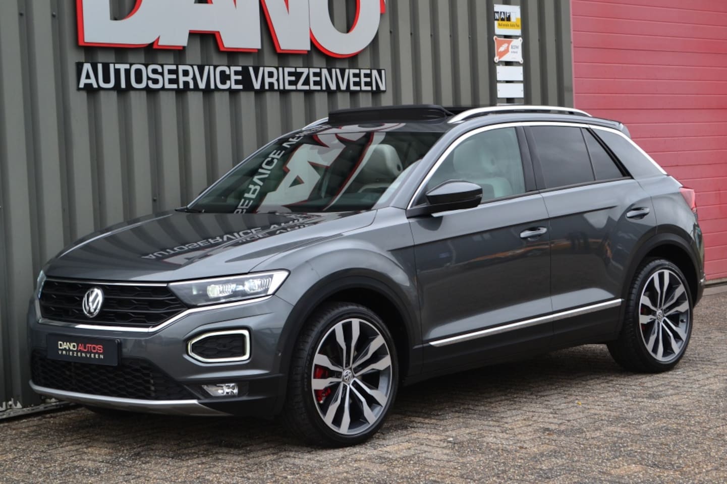 Volkswagen T-Roc - 2.0 TSI 4Motion Sport Leer/Pano/LED/Virtual/19'' inch - AutoWereld.nl