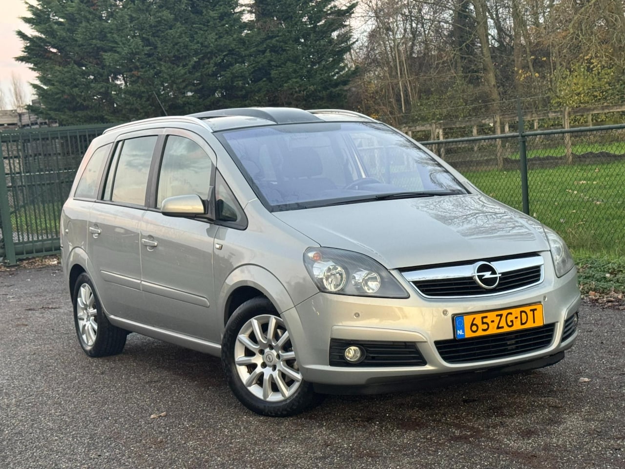 Opel Zafira - 1.6 Temptation /7-Persoons/Pano/Airco/ - AutoWereld.nl